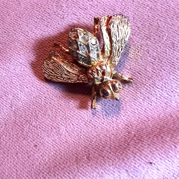 Vintage Bumble Bee Gold Tone with Rhinestones Brooch - Picture 2 of 5